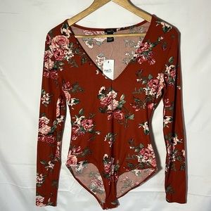 Rue21 VNeck Long Sleeve Bodysuit size Medium Floral Print